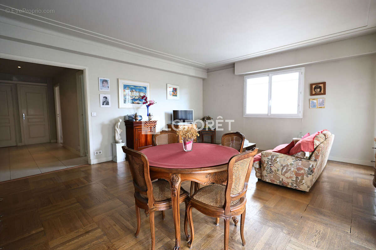 Appartement à LE CANNET