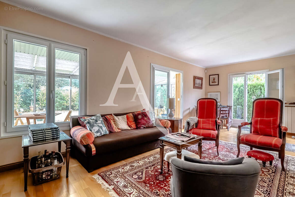 Maison à LIMEIL-BREVANNES