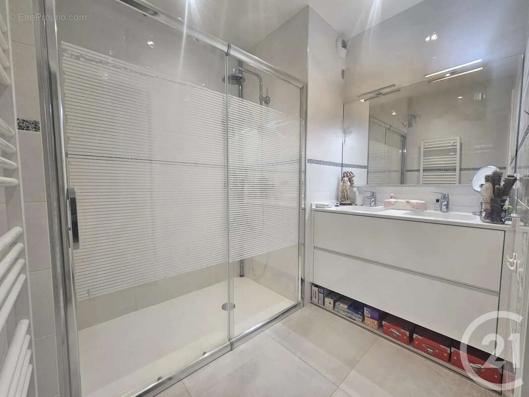 Appartement à SAINT-MAUR-DES-FOSSES