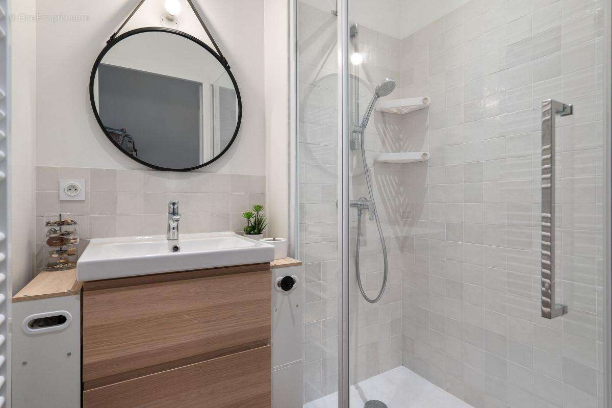 Maison à LA TOUR-DE-SALVAGNY