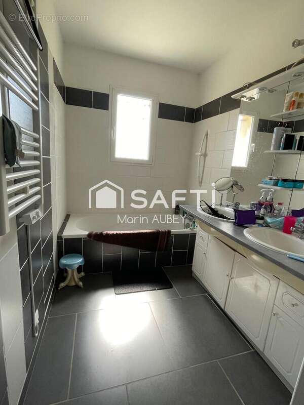 Photo 5 - Maison à SAINT-LAURENT-DES-ARBRES