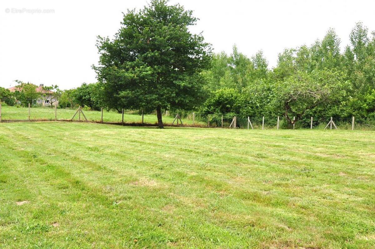 Terrain à PRECHACQ-LES-BAINS