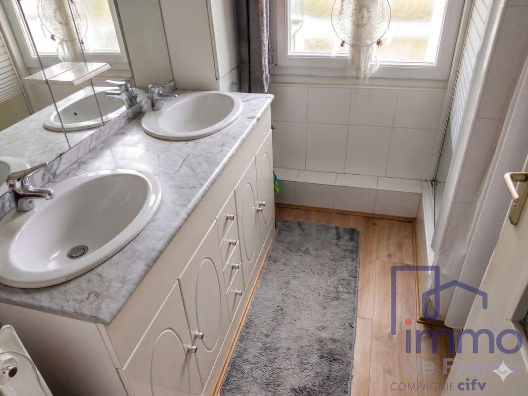 Appartement 71 m² à Le Puy-En-Velay  - photo 9