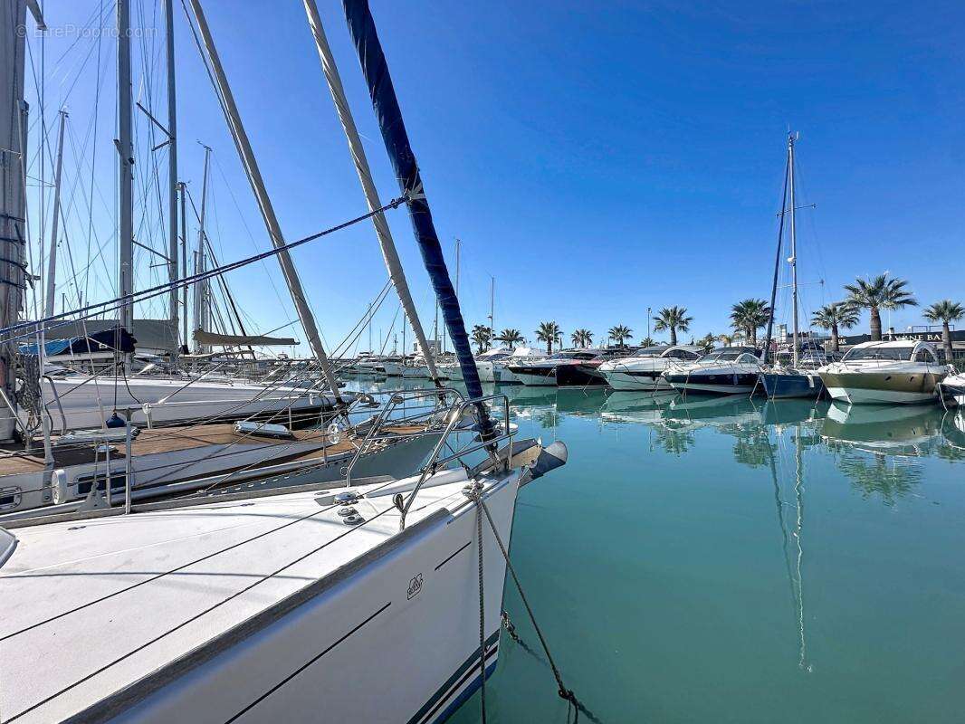 Appartement à SAINT-LAURENT-DU-VAR