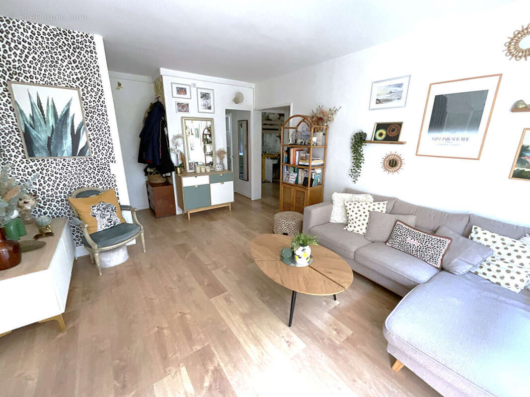 Appartement à BUC