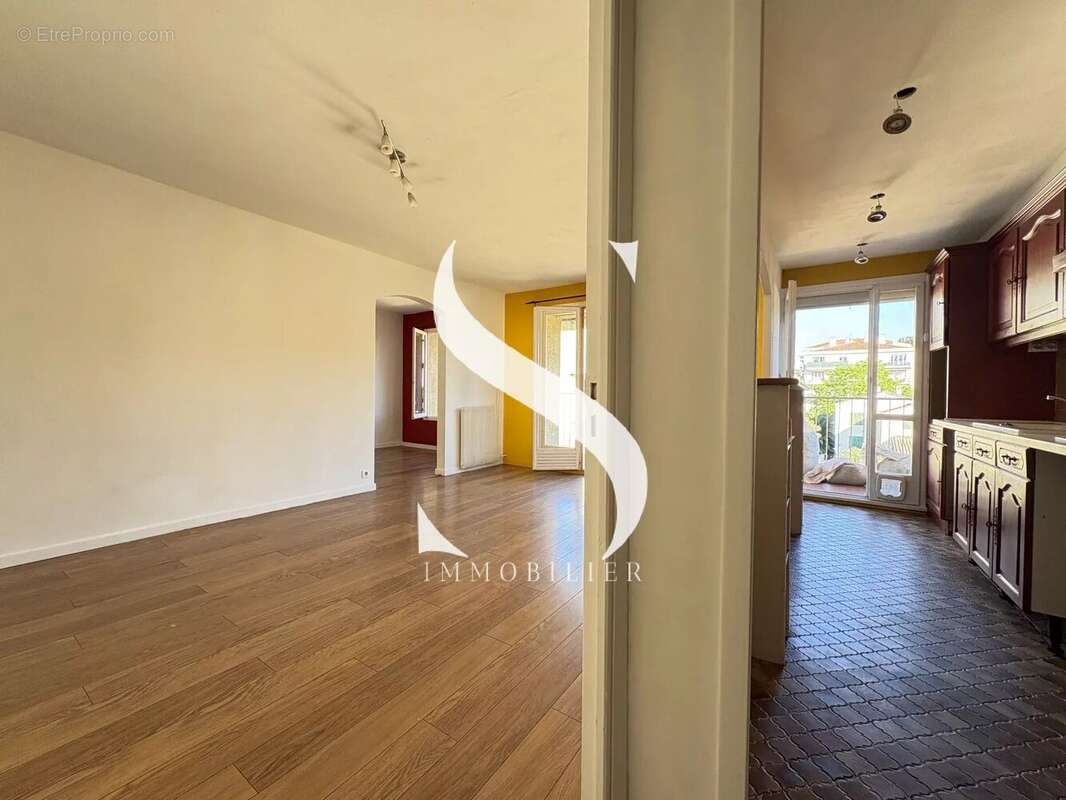 Appartement à VALLAURIS