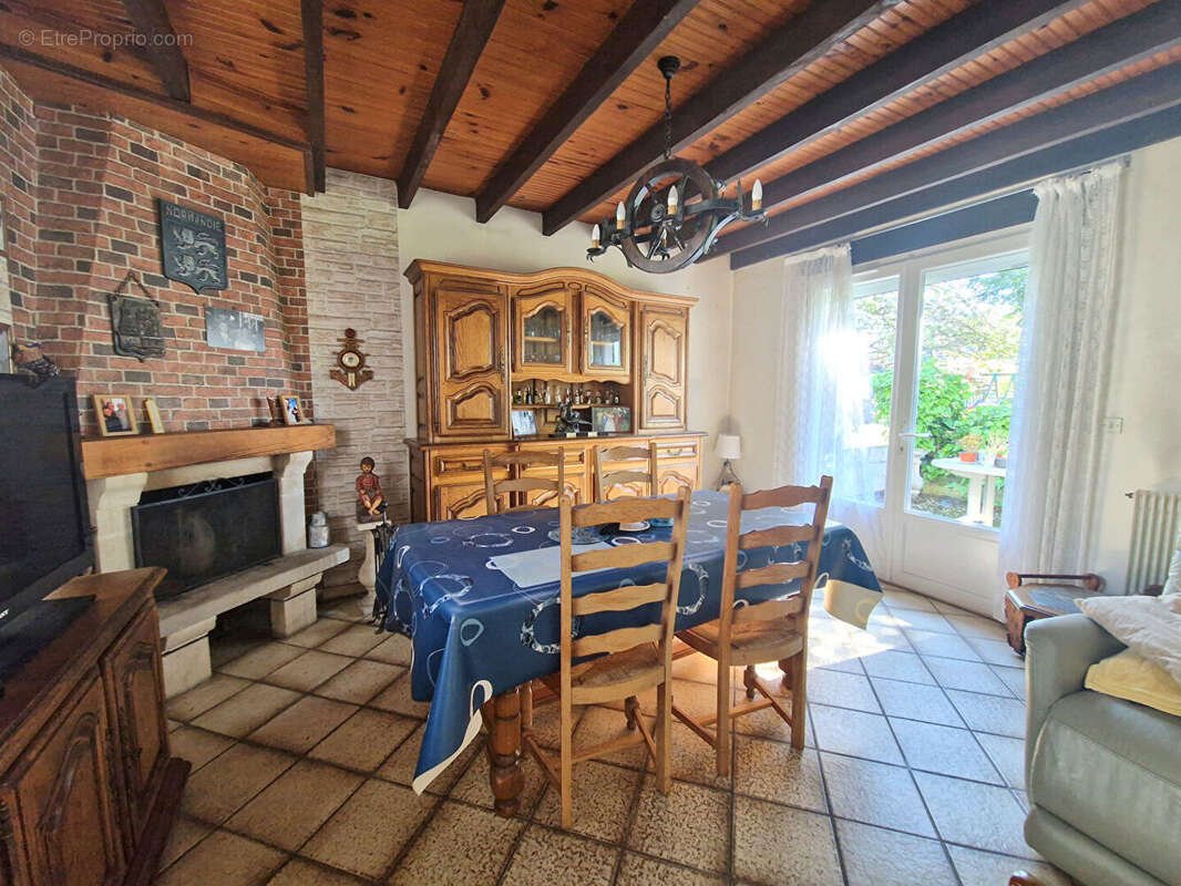 Maison à MONTIGNY-LES-CORMEILLES