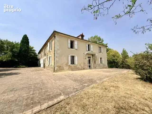 Maison 388 m² à Pavie  - photo 1
