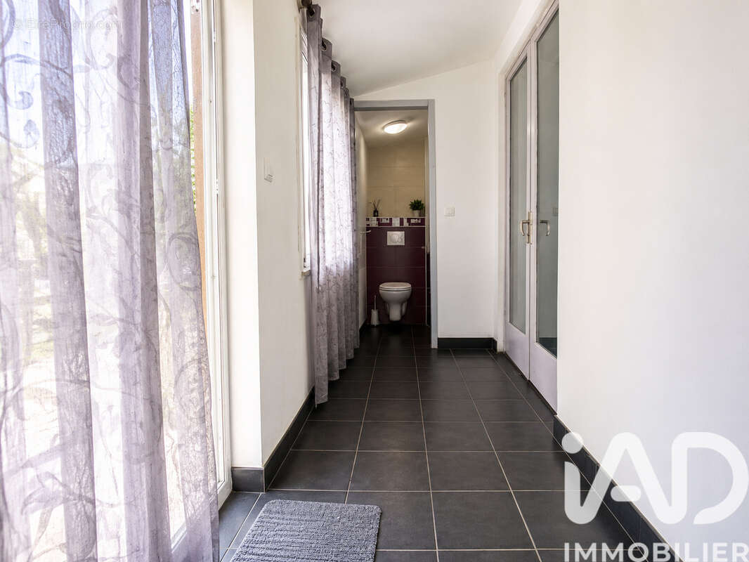 Maison 152 m² à Sainte-Eulalie  - photo 9