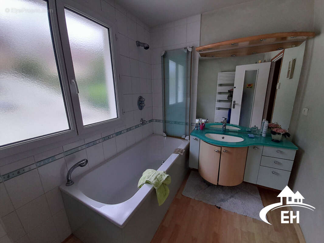 Ensemble immobilier - maison et batiment - photo 9