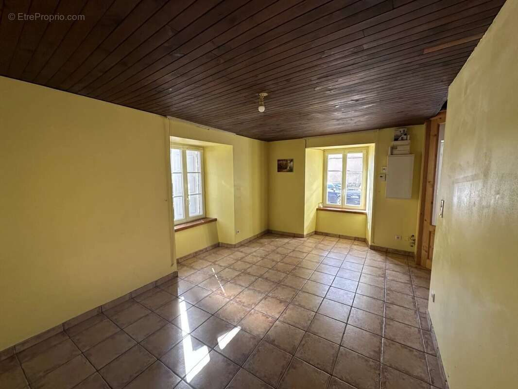 Appartement à LE CHAMBON-SUR-LIGNON