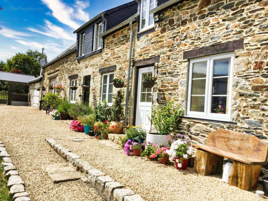 Maison à HUELGOAT