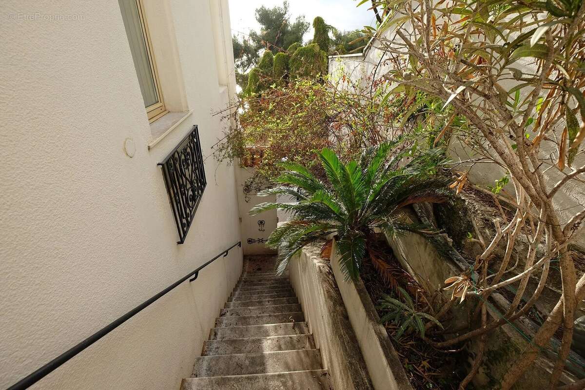 Appartement à ROQUEBRUNE-CAP-MARTIN