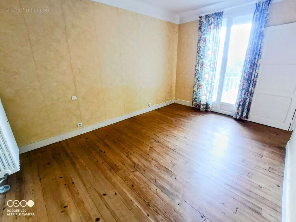 Maison à ARC-LES-GRAY