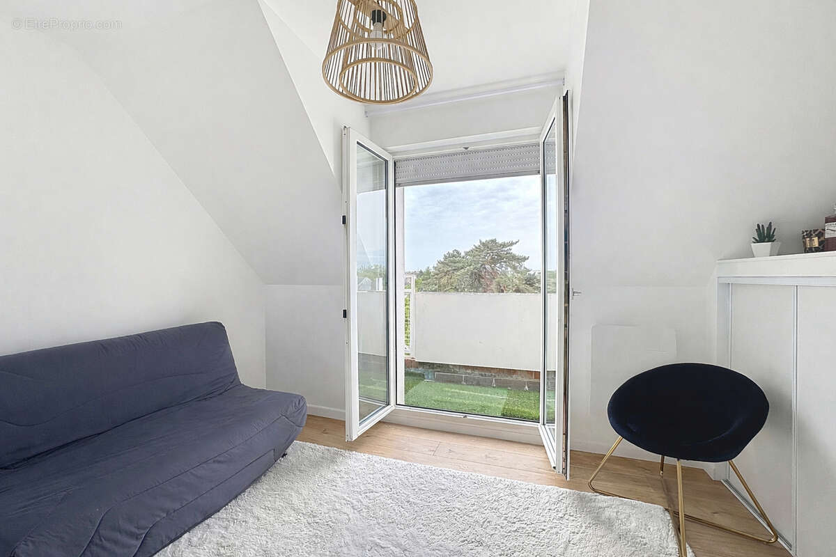 Appartement à LAMORLAYE