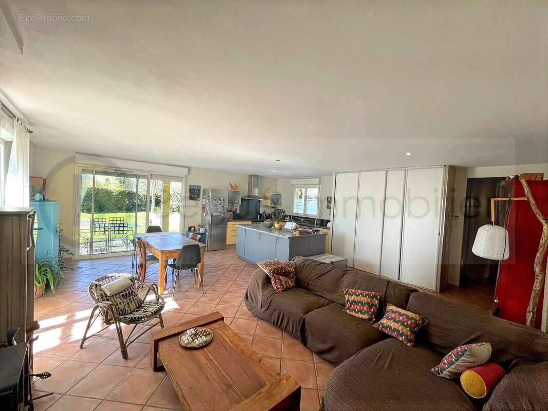 Maison à MONDONVILLE