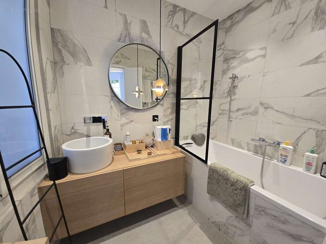Appartement à MARSEILLE-6E