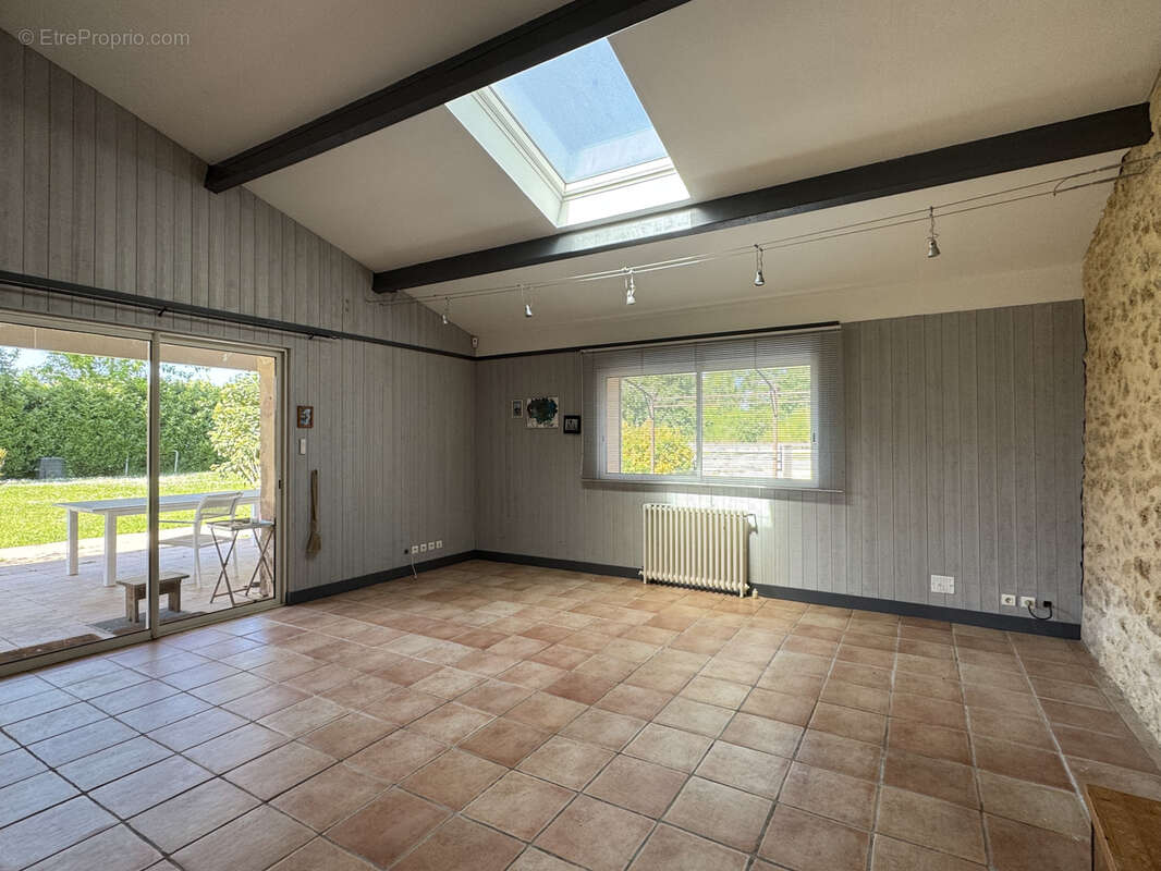 Maison à PUJOLS-SUR-CIRON