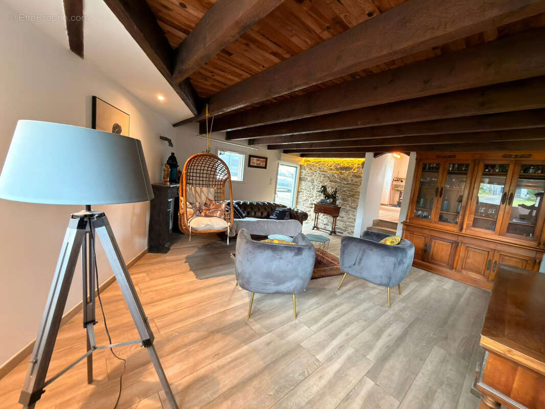 Maison à KERNOUES