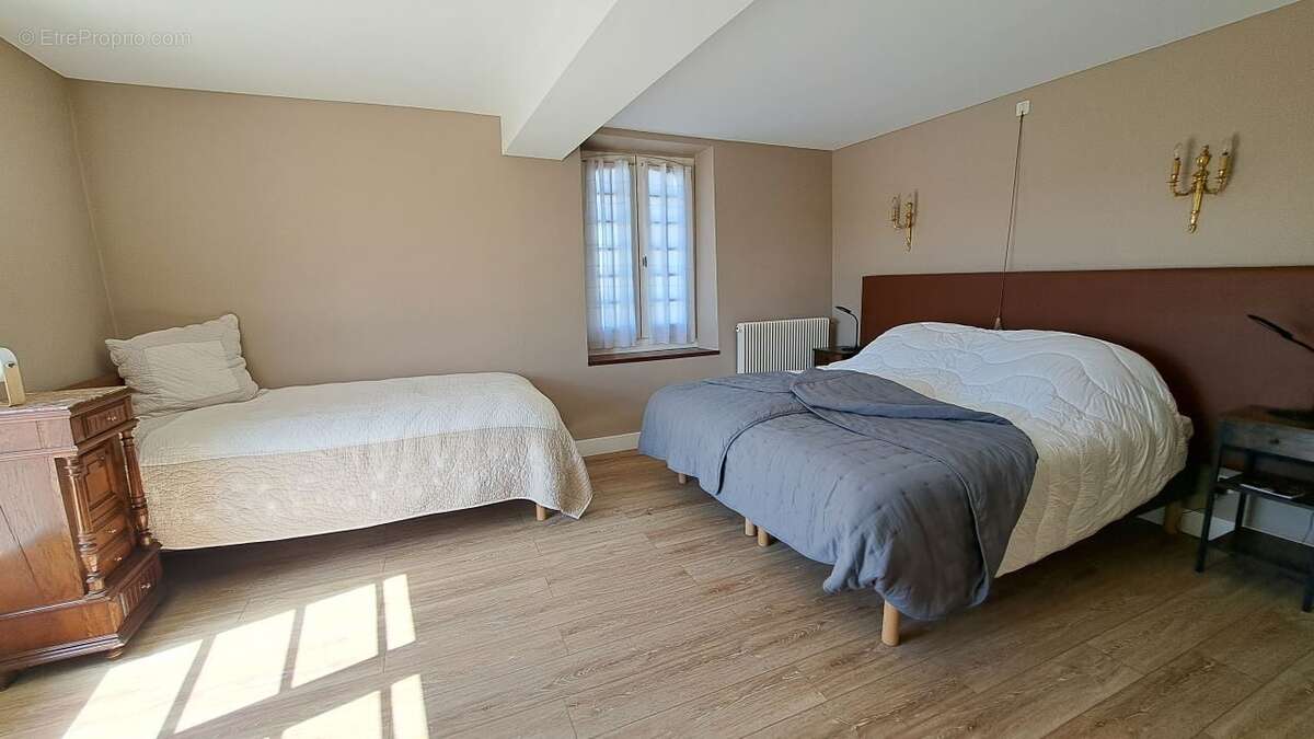 Maison à SAUVETERRE-DE-BEARN
