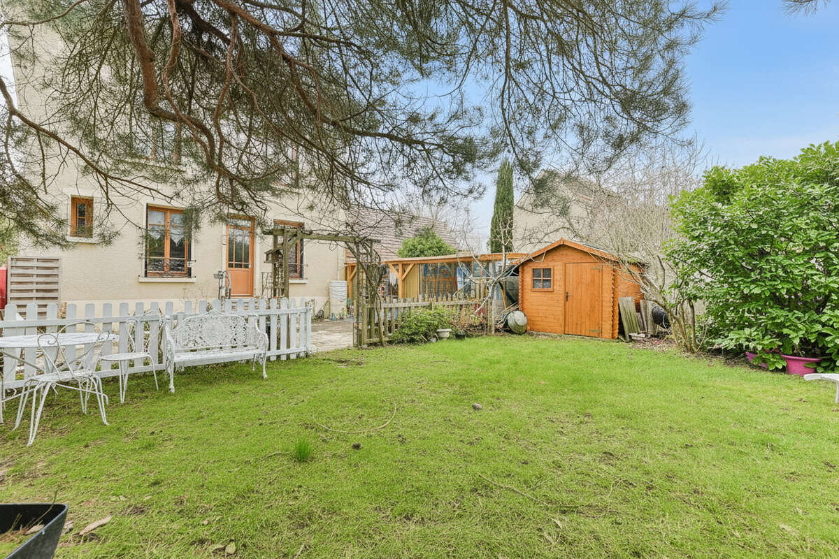 Maison à SAINTE-GENEVIEVE-DES-BOIS