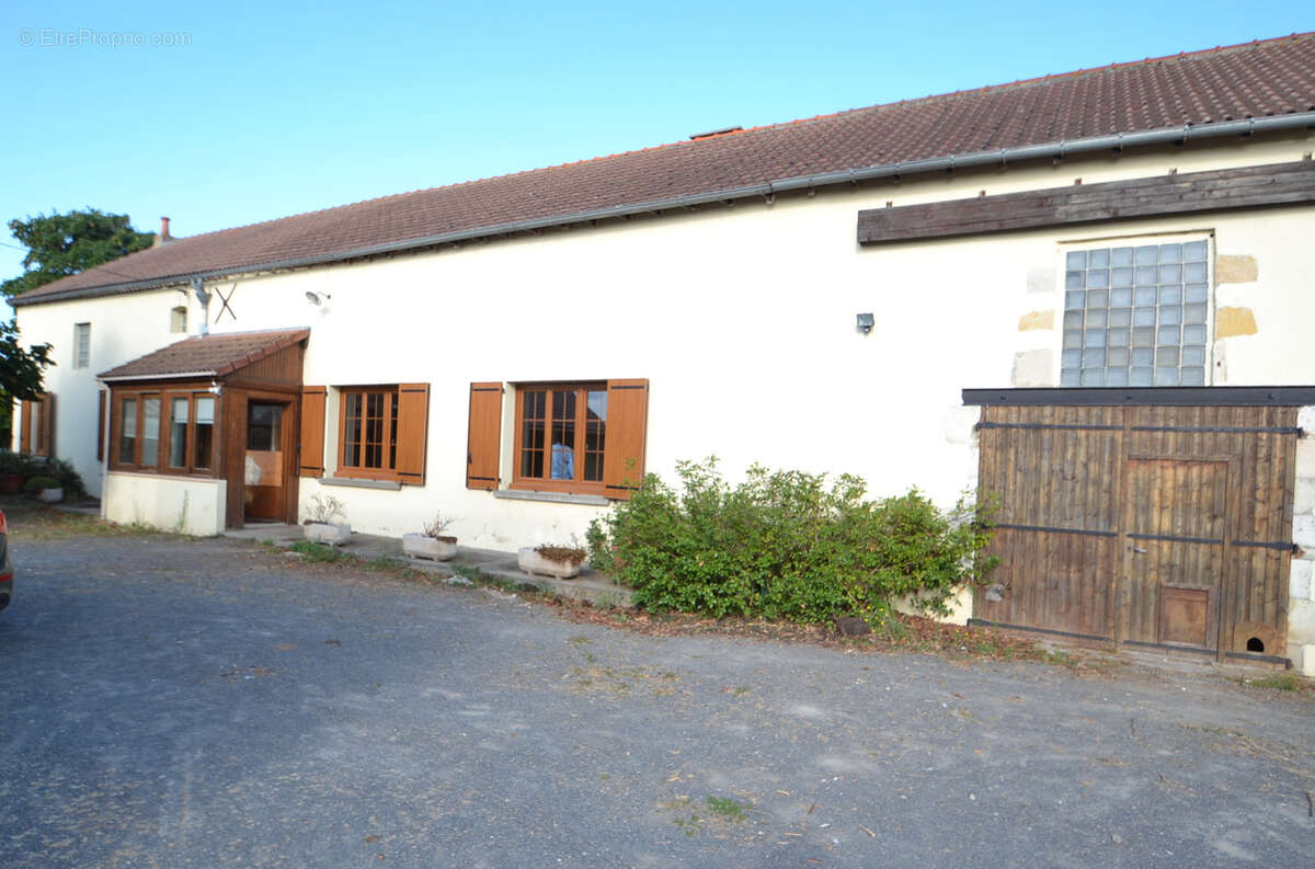 Maison à MONTEIGNET-SUR-L&#039;ANDELOT