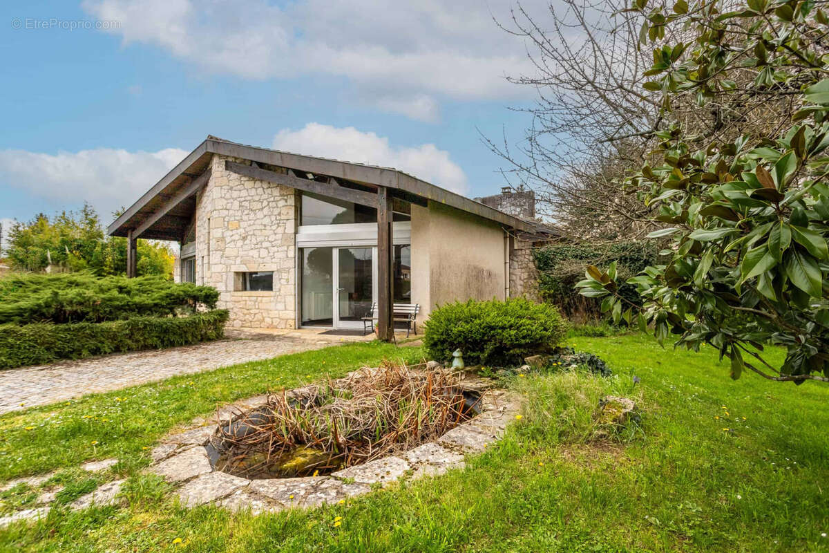 Village property with gite/annexe - photo 3