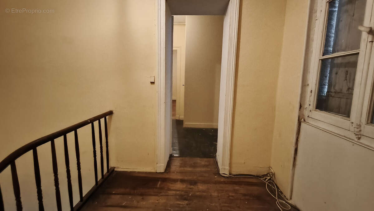 Commerce à SAINT-CHRISTOLY-DE-BLAYE