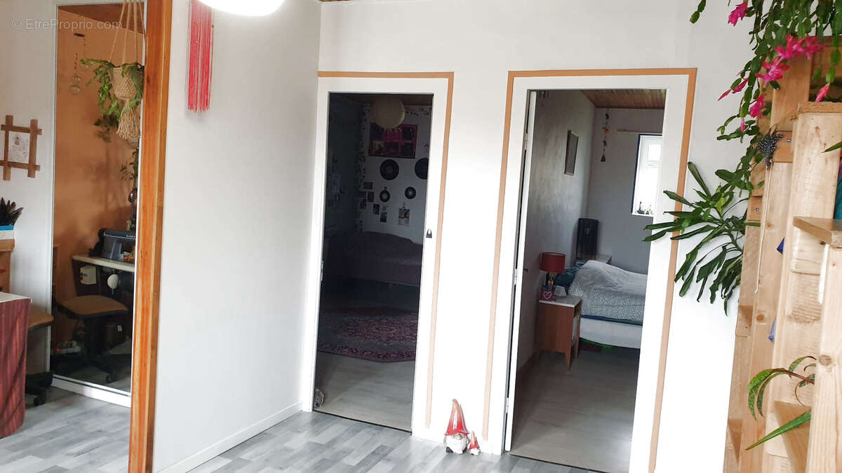 Maison à LA ROCHE-EN-BRENIL