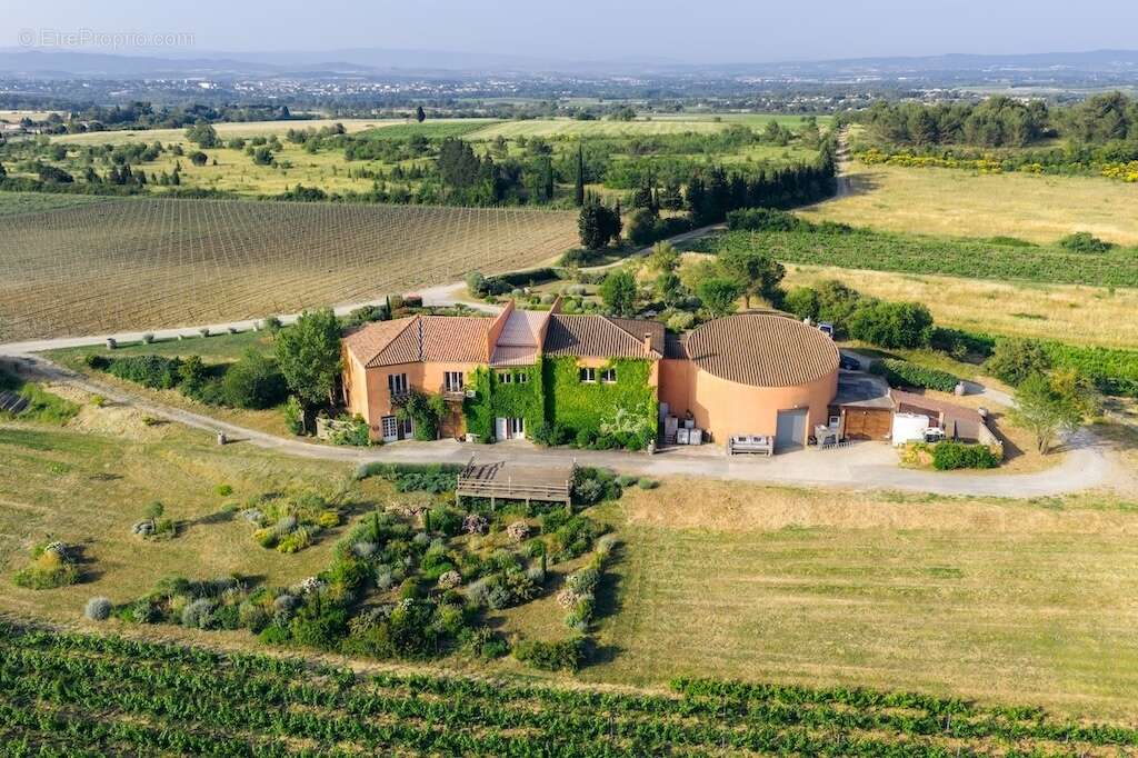 400 m² à Villemoustaussou  - photo 4