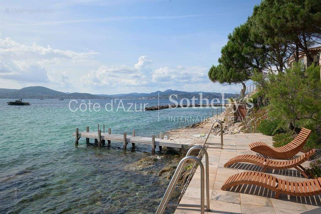 Luxueuse villa face à la mer - Les Parcs de Saint Tropez. - photo 2