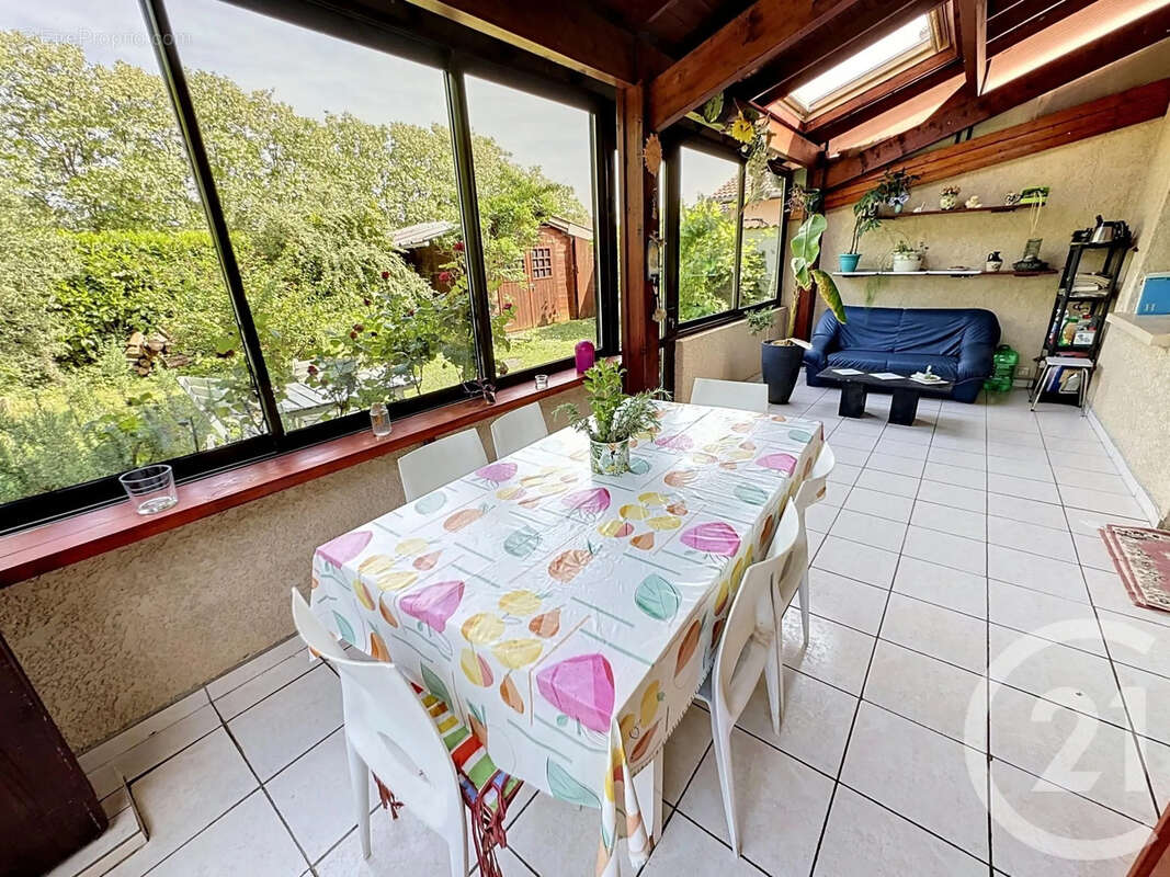 Maison 176 m² à Genas  - photo 8
