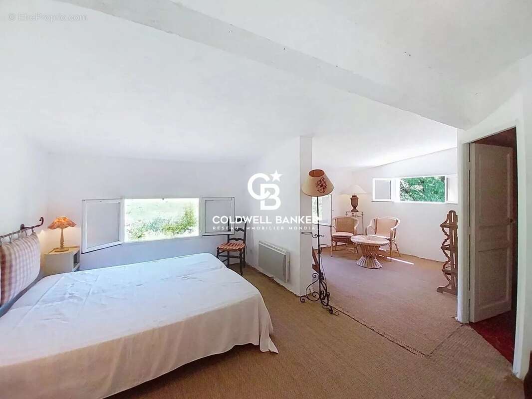 Maison à SAINT-ANTONIN-DU-VAR