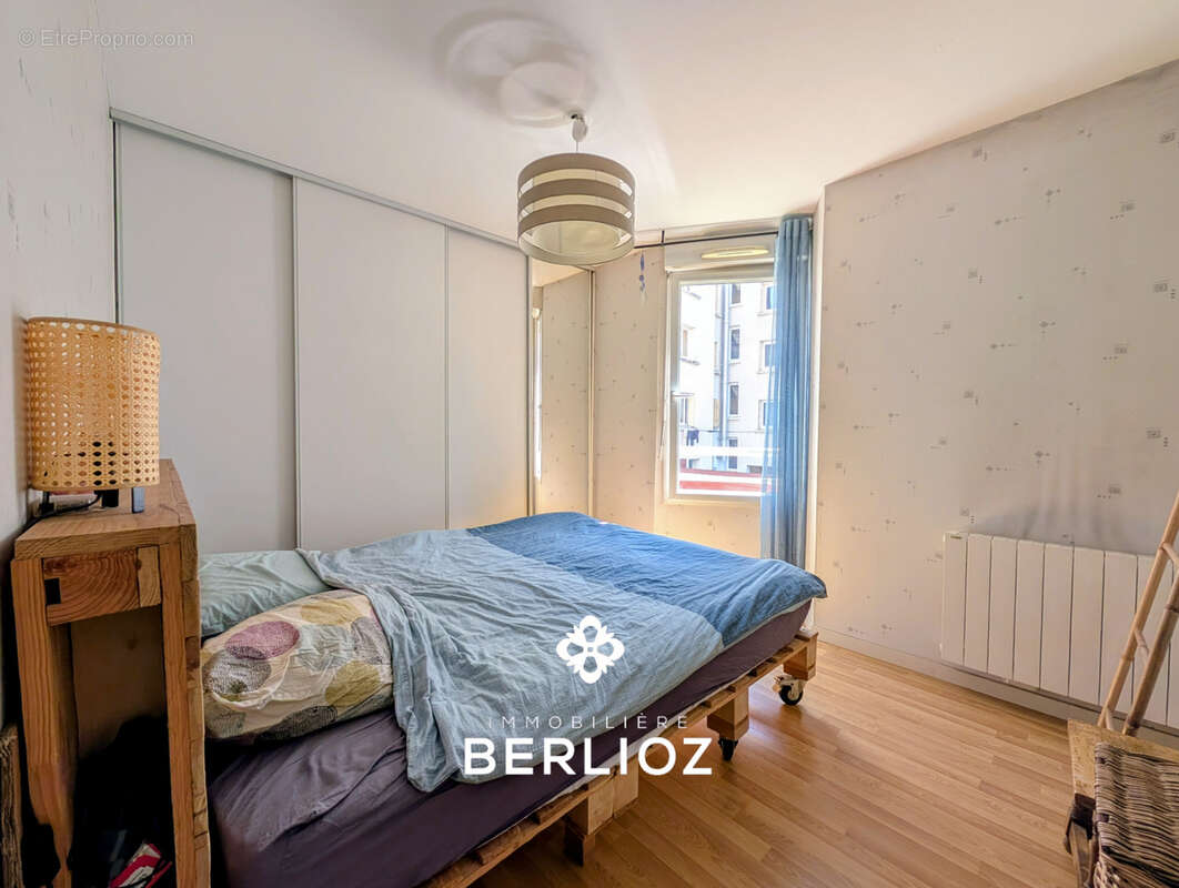 Appartement à SAINT-MARTIN-D'HERES