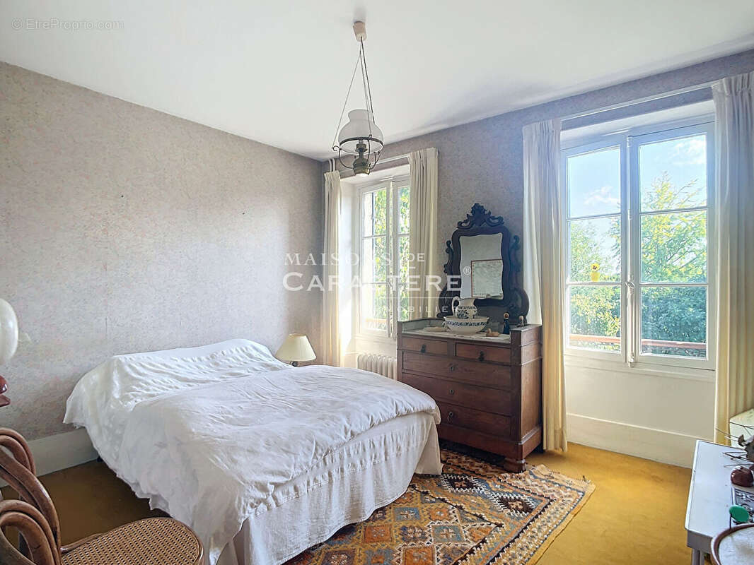 Maison à VERNEUIL-SUR-SEINE