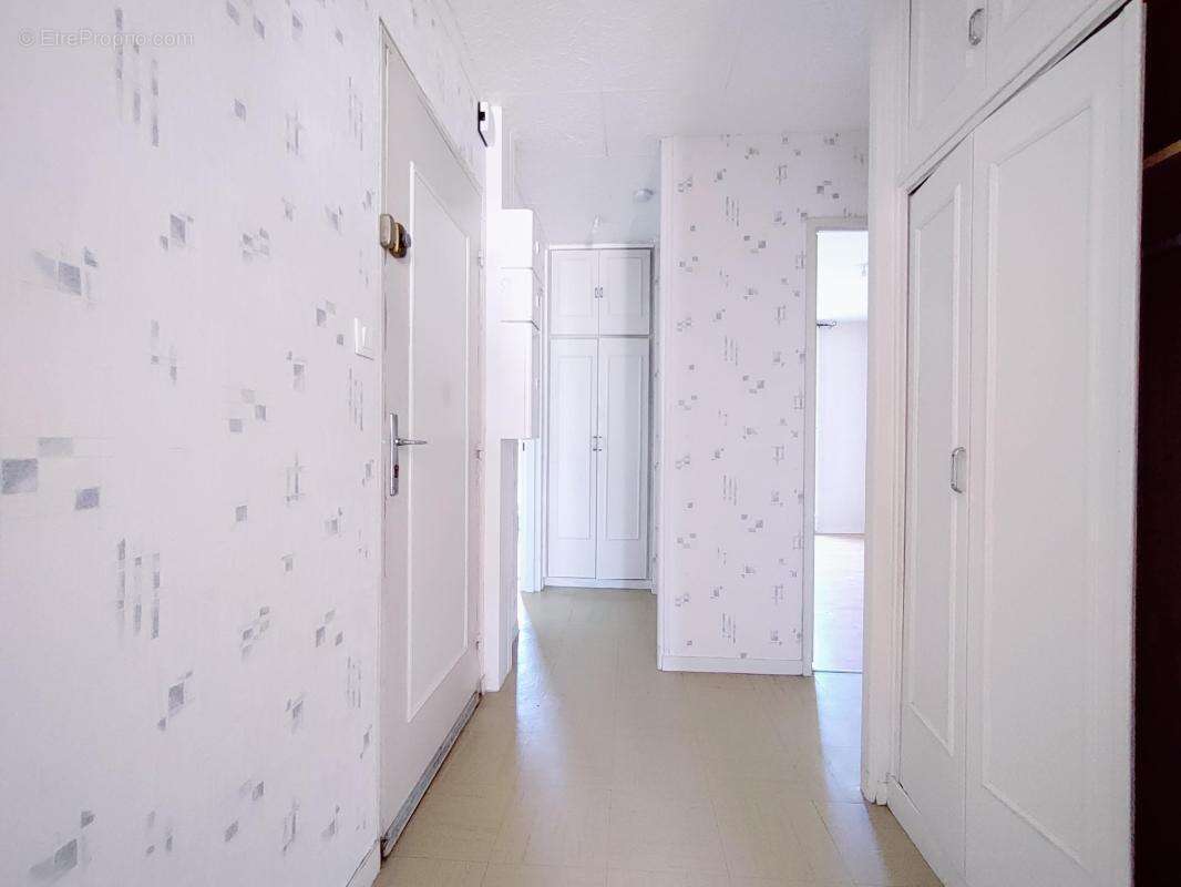 Appartement T2 47m² - Songeons - 8300.1.2.11 - photo 2