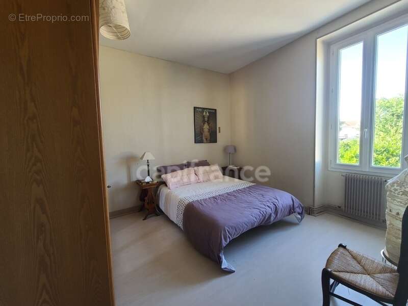 Maison à vendre sur Saintes - photo 10