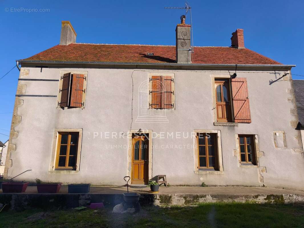 Maison à BENGY-SUR-CRAON