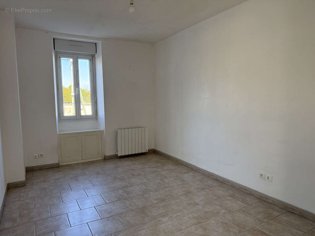 Maison à SAINT-COSME-EN-VAIRAIS