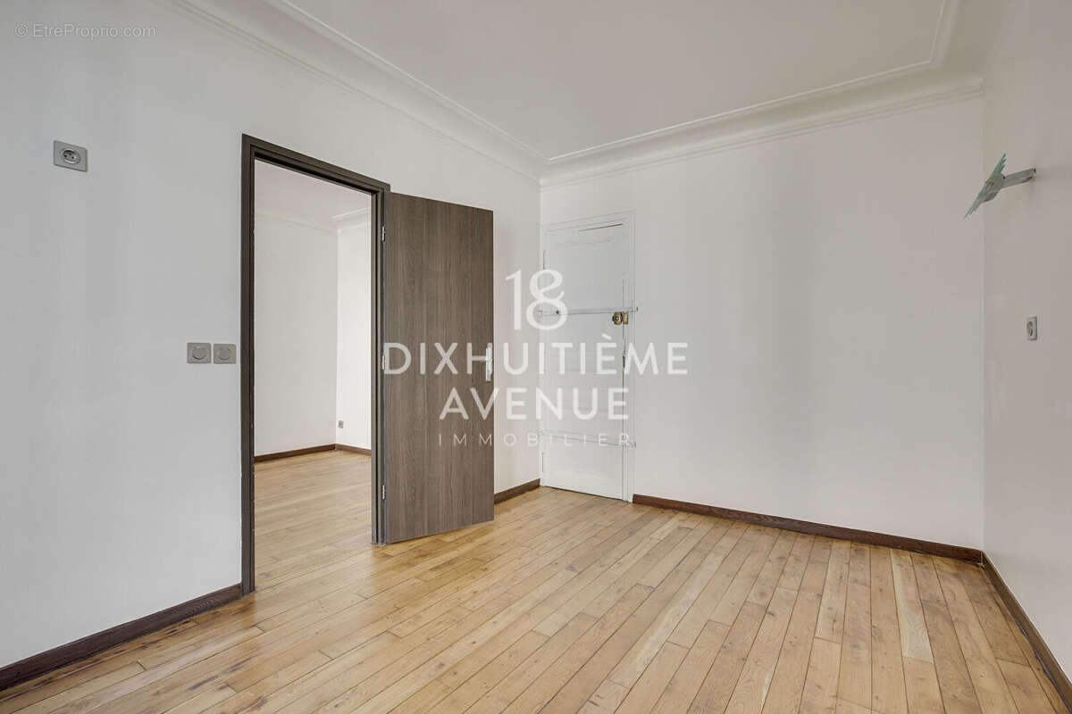 Appartement à PARIS-18E