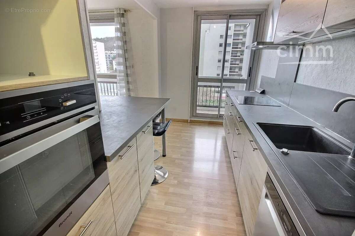 Appartement à SAINT-ETIENNE