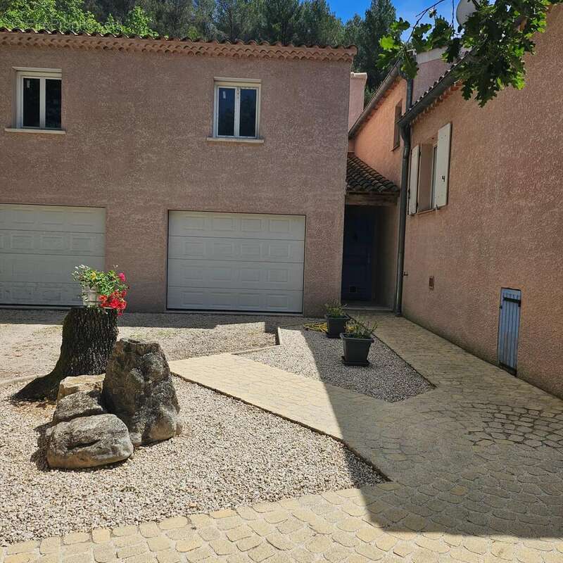 Maison 165 m² à Caseneuve  - photo 4