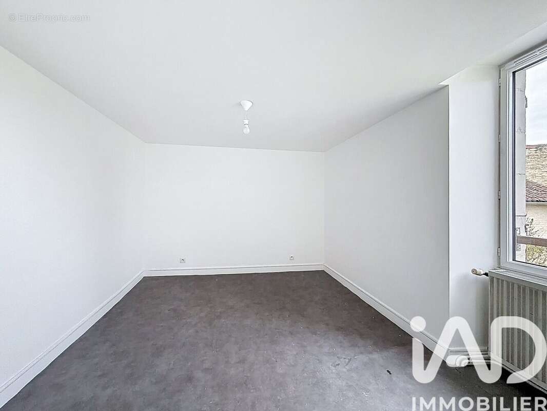 Photo 9 - Maison à NEUVILLE-DE-POITOU