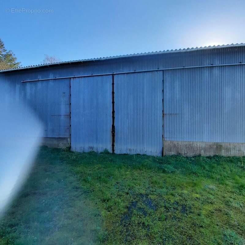 Maison à SAINT-ETIENNE-DE-MONTLUC