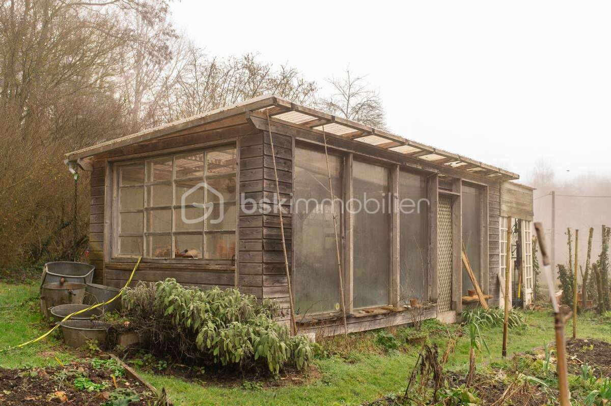 Maison à VILLAINES-LES-ROCHERS