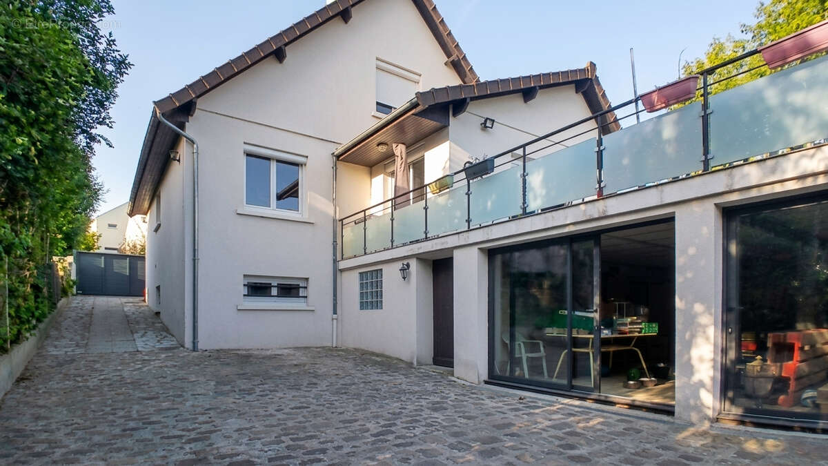 Maison à LINAS