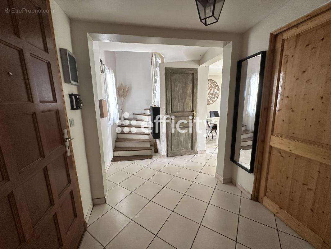 Maison à MONTATAIRE