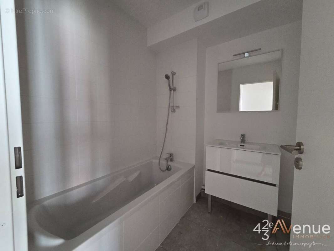 Appartement à SAINT-ETIENNE