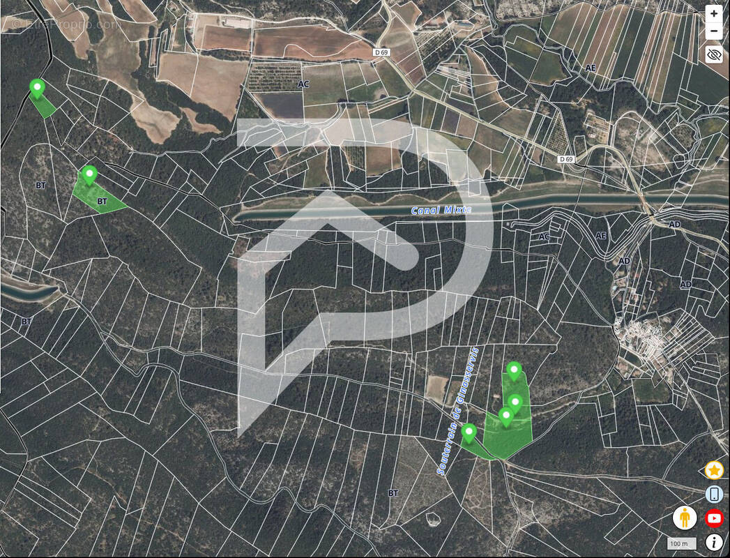 Terrain à SAINT-JULIEN