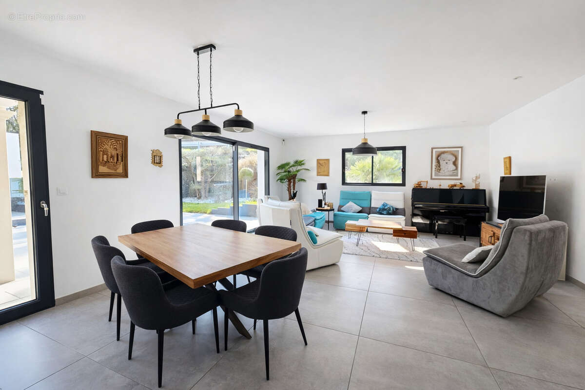 Maison à SAINT-MAURICE-L'EXIL